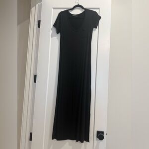 Emmy Deveaux T shirt dress